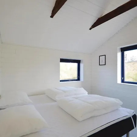 Two-bedroom Holiday In 里伯